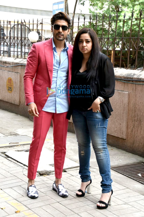 cast of paltan promote their film 6