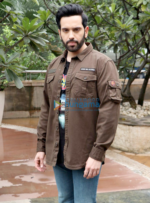 cast of paltan snapped during media interviews at novotel in juhu 5