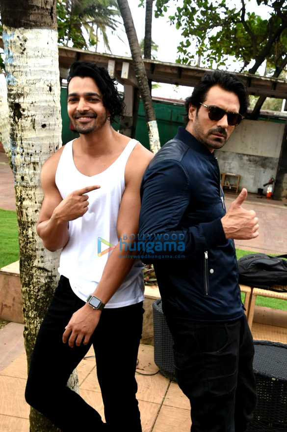 cast of paltan snapped during promotions 3