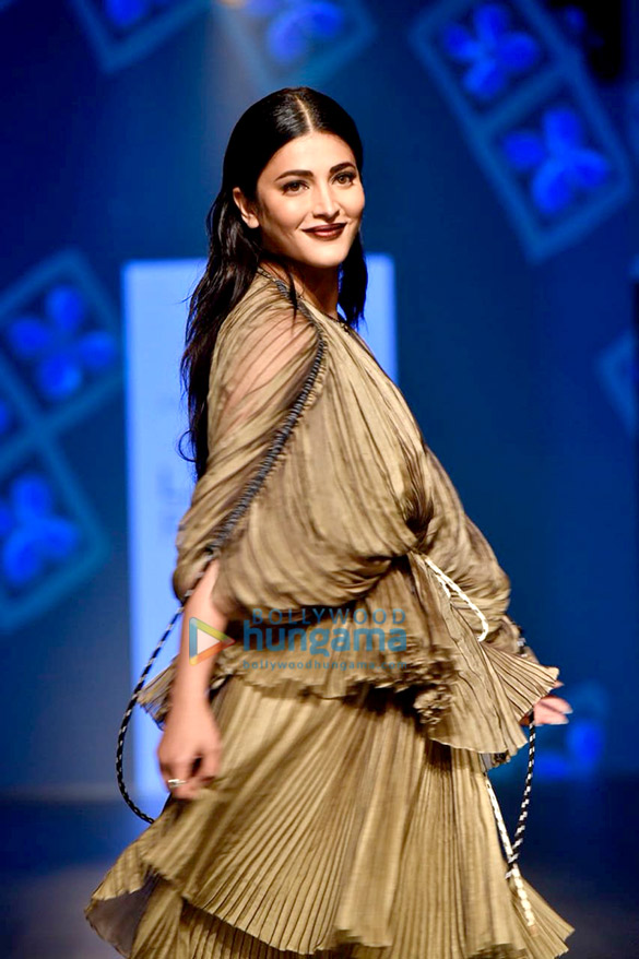 celebs grace lakme fashion week 2018 day 4 10