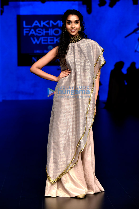 celebs grace lakme fashion week 2018 day 4 17
