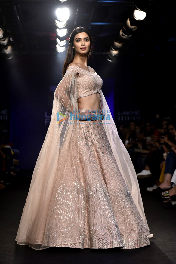 celebs grace lakme fashion week 2018 day 5 20