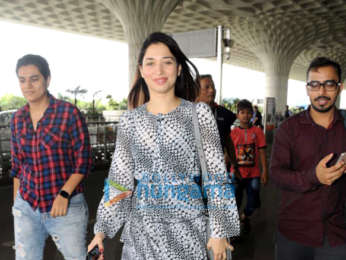 Disha Patani and Yami Gautam and others snapped at the airport