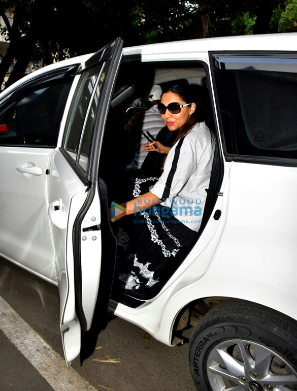gauri khan spotted at a recording studio in bandra 1