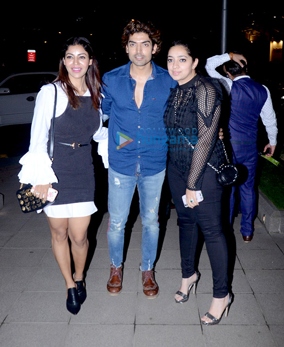 gurmeet choudhary snapped with wife at bkc 3
