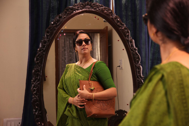 Tumhari Sulu remake: Jyothika impresses with her simplicity in Kaatrin Mozhi [see pics]