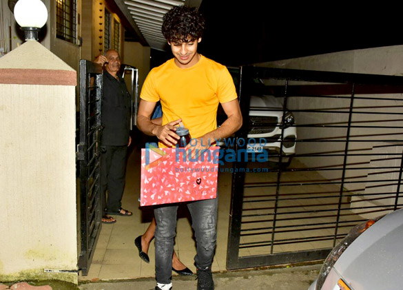 ishaan khatter snapped at the matrix office in bandra 1