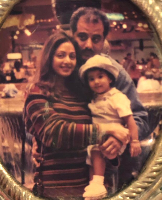 Janhvi Kapoor remembers her mom Sridevi with a throwback picture on her birth anniversary Janhvi Kapoor remembers her mom Sridevi with a throwback picture on her birth anniversary