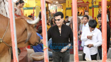 Jeetendra snapped at a temple in Juhu