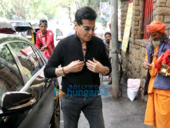 Jeetendra snapped at a temple in Juhu