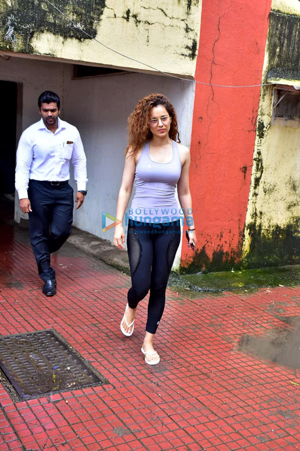 kangana ranaut spotted at the gym in bandra 1