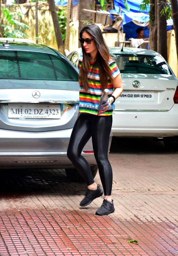 kareena kapoor khan and malaika arora spotted at the gym in bandra 1 2