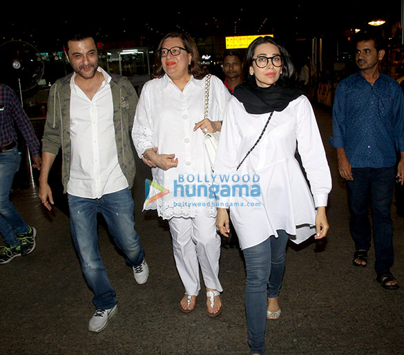 Karisma Kapoor, Bobby Deol, Rani Mukerji, Amyra Dastur and others snapped at the airport Karisma Kapoor, Bobby Deol, Rani Mukerji, Amyra Dastur and others snapped at the airport