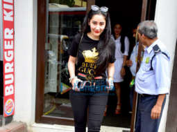 Manyata Dutt snapped at Bastian in Bandra