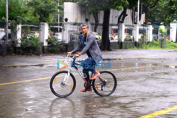 milind soman snapped in mumbai 4