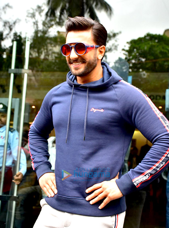 ranveer singh snapped at the jack and jones store in bandra 1