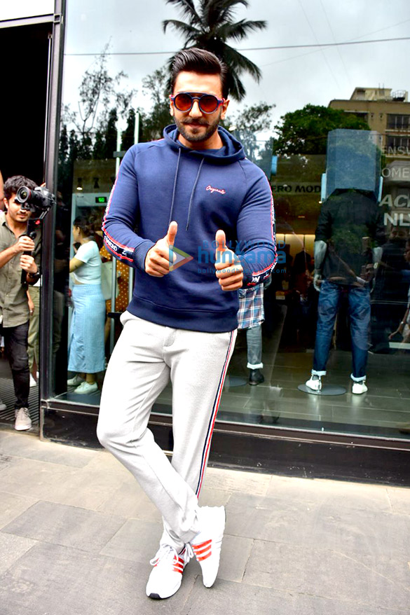 ranveer singh snapped at the jack and jones store in bandra 4