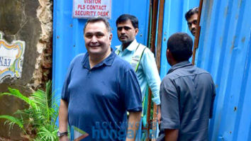 Rishi Kapoor snapped at his bunglow Krishnaraj