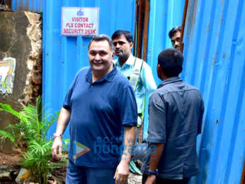 Rishi Kapoor snapped at his bunglow Krishnaraj