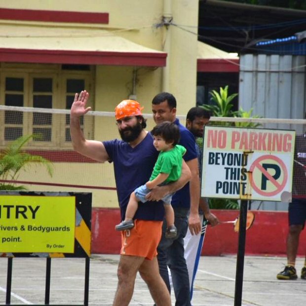 Saif Ali Khan indulges Taimur in a game of badminton as mommy Kareena Kapoor is away on a gym run (see pics) Saif Ali Khan indulges Taimur in a game of badminton as mommy Kareena Kapoor is away on a gym run (see pics)