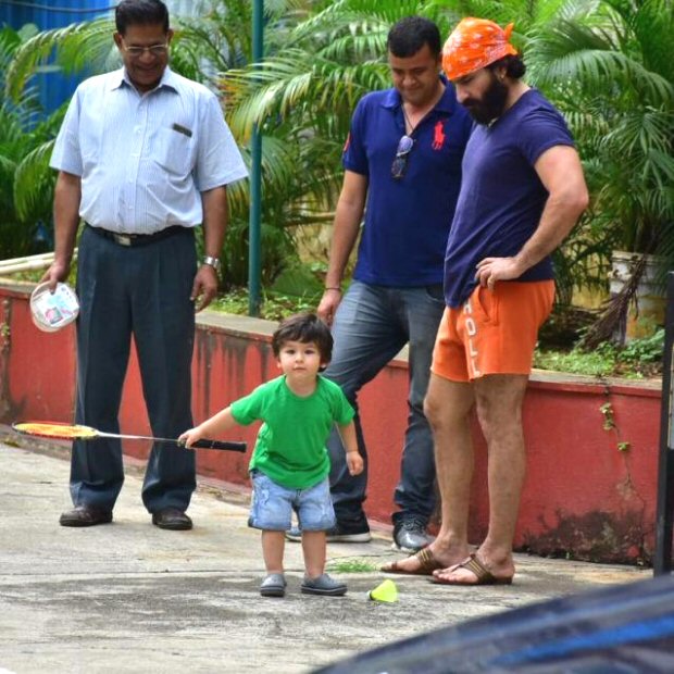 Saif Ali Khan indulges Taimur in a game of badminton as mommy Kareena Kapoor is away on a gym run (see pics) Saif Ali Khan indulges Taimur in a game of badminton as mommy Kareena Kapoor is away on a gym run (see pics)