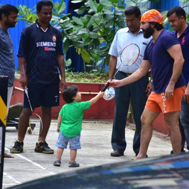 Saif Ali Khan indulges Taimur in a game of badminton as mommy Kareena Kapoor is away on a gym run (see pics) Saif Ali Khan indulges Taimur in a game of badminton as mommy Kareena Kapoor is away on a gym run (see pics)