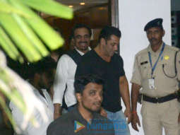 Salman Khan, Shah Rukh Khan and others snapped at Kalina airport