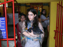 Sara Ali Khan, Tusshar Kapoor and others snapped at Shree Mukteshwar Devalaya temple in Juhu
