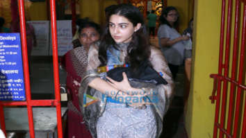 Sara Ali Khan, Tusshar Kapoor and others snapped at Shree Mukteshwar Devalaya temple in Juhu