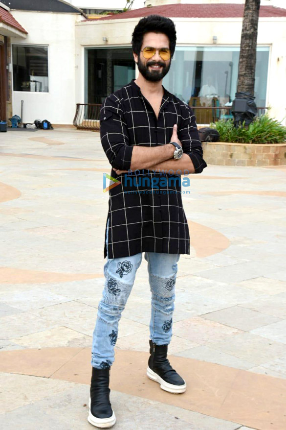 shahid kapoor and shraddha kapoor snapped promoting their film batti gul meter chalu 1