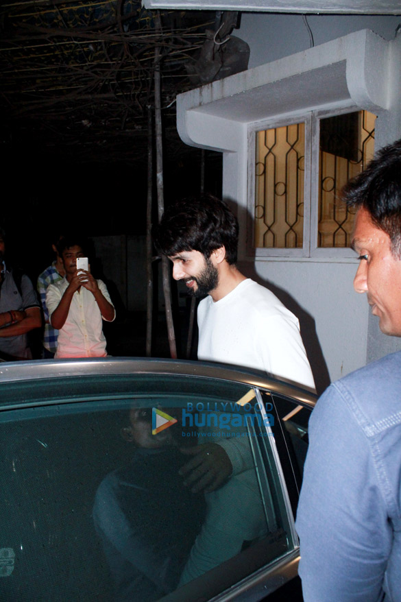 shahid kapoor and shraddha kapoor spotted at sunny super sound in juhu 3