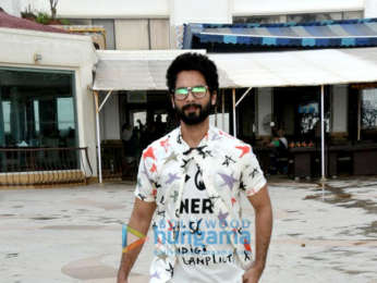 Shahid Kapoor snapped at Juhu