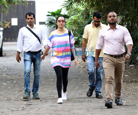 shraddha kapoor snapped at sunny super sound in juhu 1