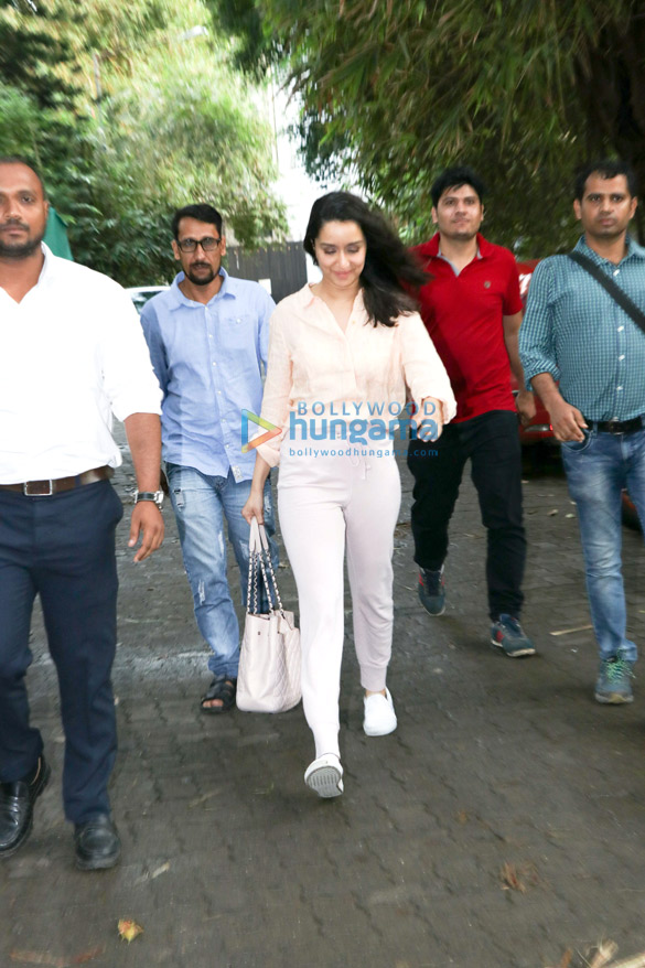 shraddha kapoor spotted at sunny super sound in juhu 3