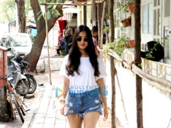 Sonal Chauhan spotted at Fable Cafe in Juhu