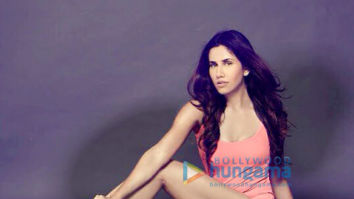 Celebrity Photo Of Sonnalli Seygall