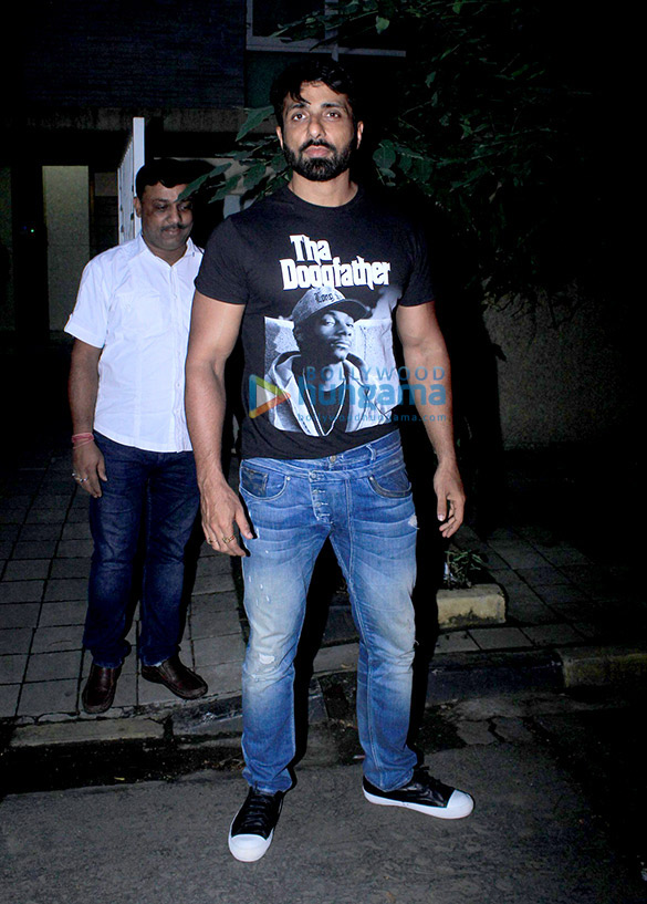Sonu Sood spotted at Kamal Jain’s office in Juhu Sonu Sood spotted at Kamal Jain’s office in Juhu
