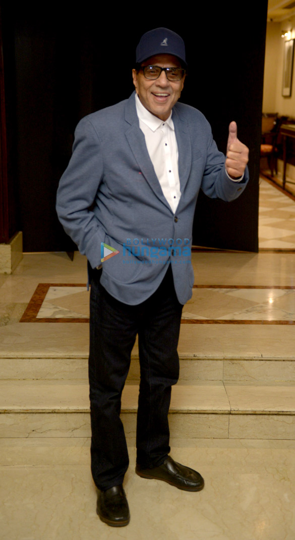 sunny deol and the rest of the cast of yamla pagla deewana phir se promote their film in delhi 7