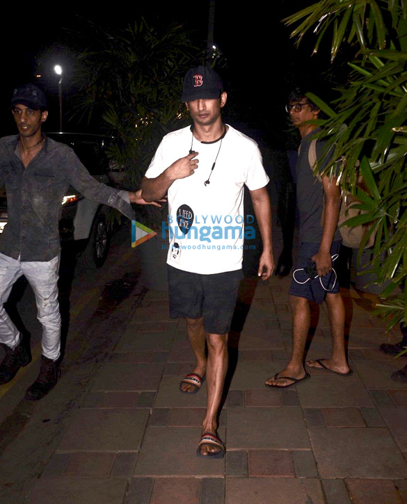 sushant singh rajput snapped at smaaash in lower parel 5
