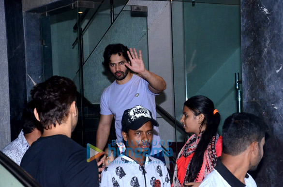 varun dhawan and jackky bhagnani spotted at the gym in khar 5