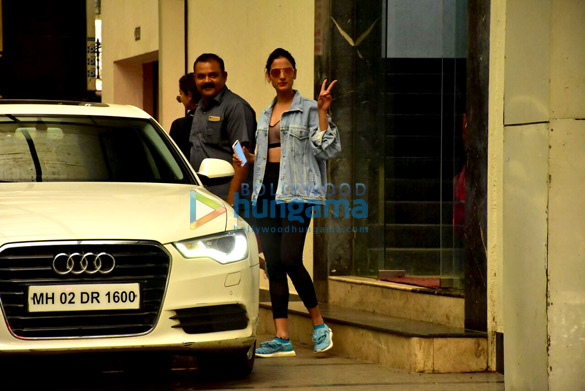 varun dhawan and sonal chauhan snapped outside the gym in bandra 2