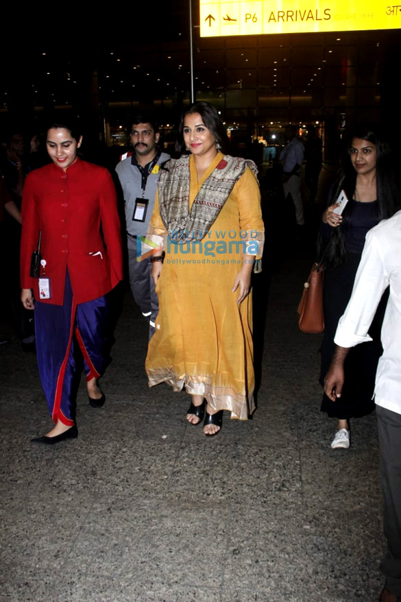 vidya balan and amyra dastur snapped at the airport 3