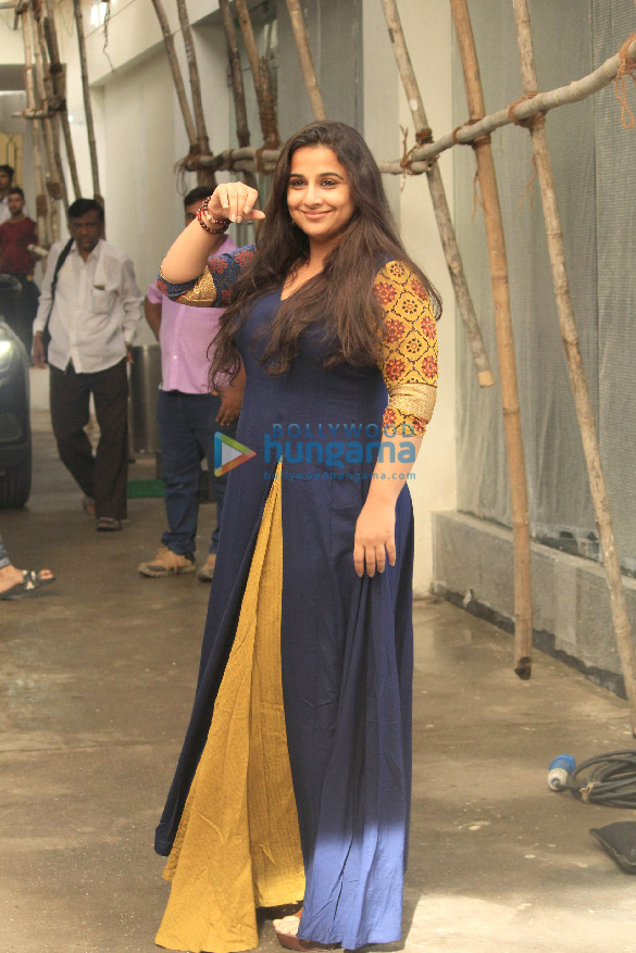 vidya balan snapped at sunny super sound in juhu 2