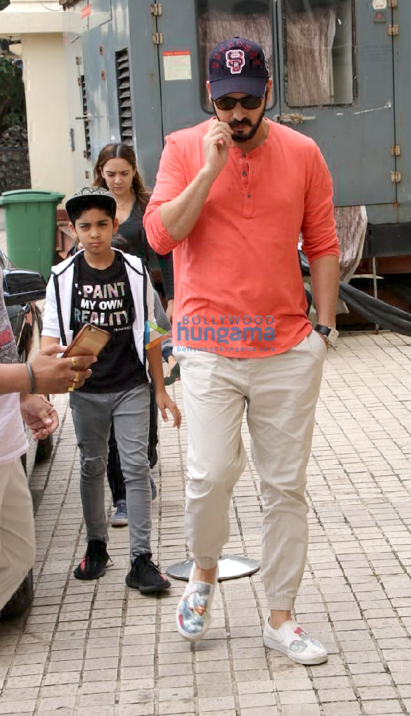 zayed khan spotted with his family at pvr juhu 1