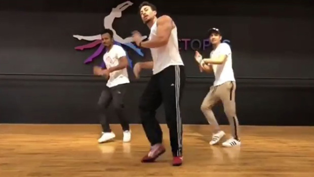 Amid Student Of The Year 2 dance rehearsals, Tiger Shroff busts out INSANE MOVES