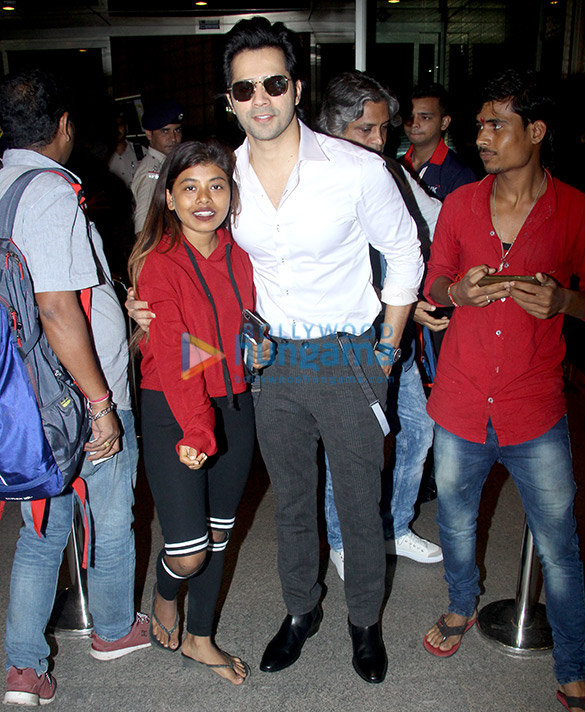 Anushka Sharma, Varun Dhawan, Parineeti Chopra and others snapped at the airport Anushka Sharma, Varun Dhawan, Parineeti Chopra and others snapped at the airport