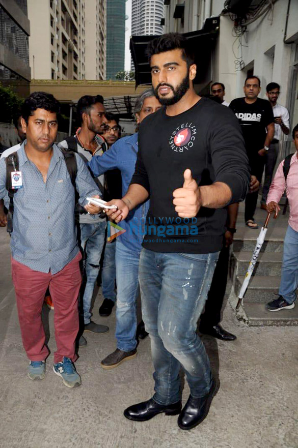 arjun kapoor and parineeti chopra snapped promoting their film namaste england 5
