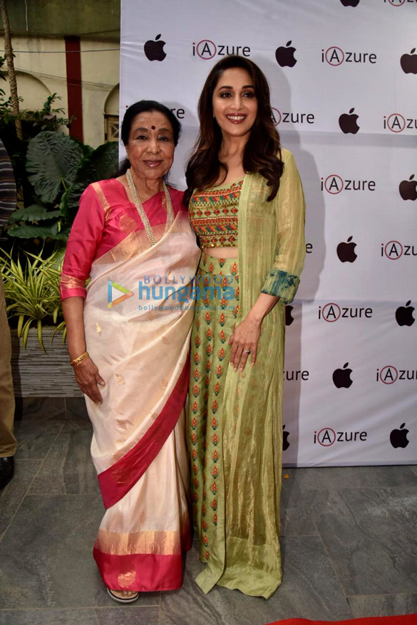 asha bhosle and madhuri dixit snapped attending the new iphone launch at iazure store 2