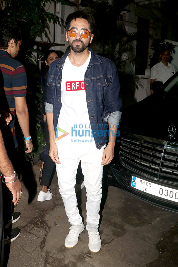 ayushmann khurrana spotted in bandra 2