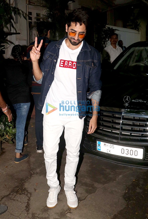ayushmann khurrana spotted in bandra 4